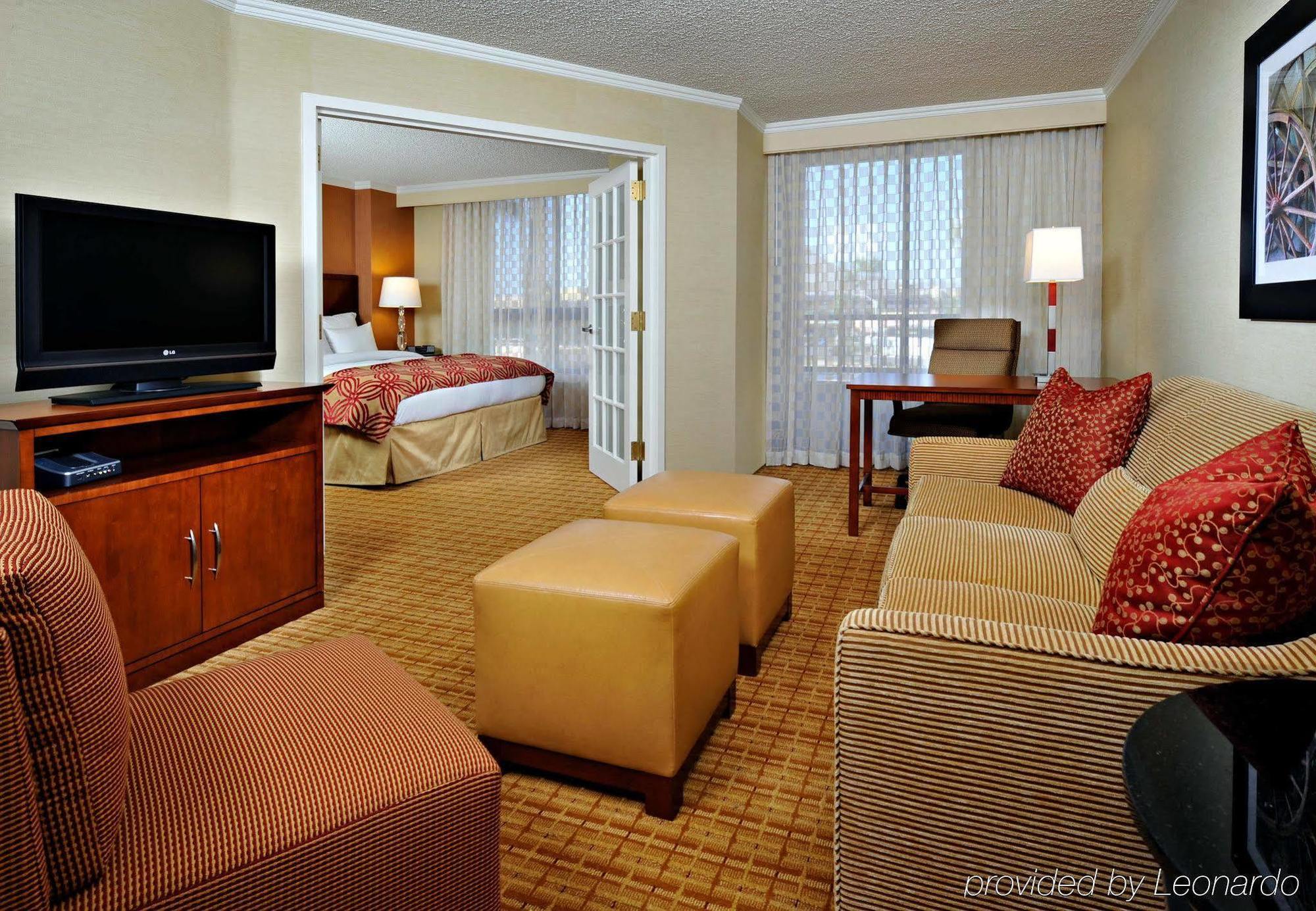 Scottsdale Marriott Old Town Hotel Room photo